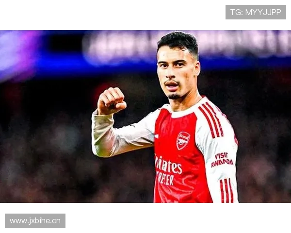 马丁内利在顶级边锋竞争中的位置争夺分析