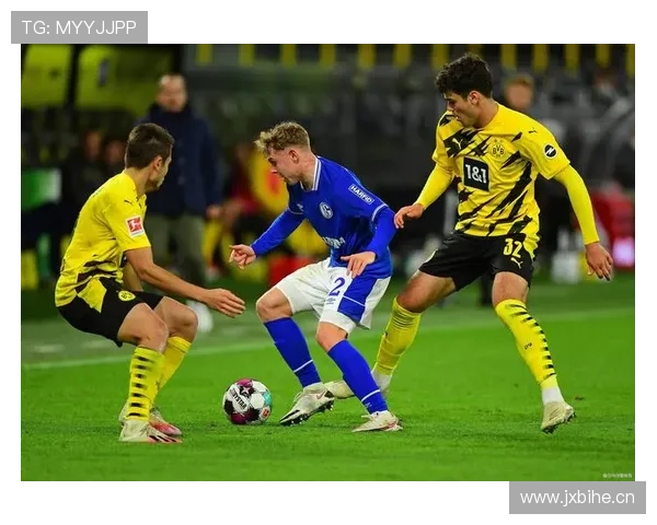 拜仁慕尼黑内部冲突升级，豪门地位面临挑战？高层与教练组分歧加剧，战术体系混乱引发球迷不满！