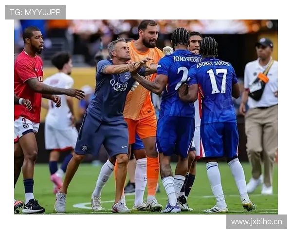 巴黎圣日耳曼高位压迫下易遭快速反击，防守转换稳定性面临考验