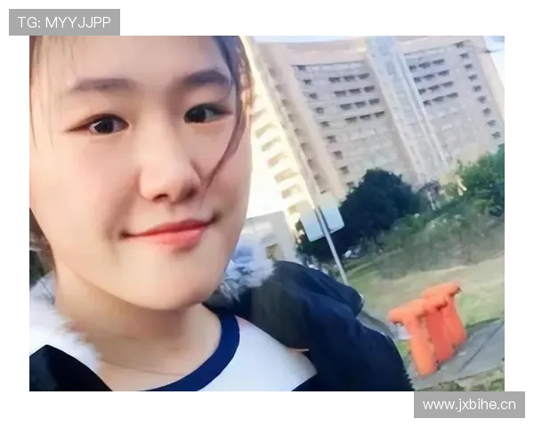 叶诗文新家曝光，浴室比普通人衣柜还大，这享受也太反差了吧