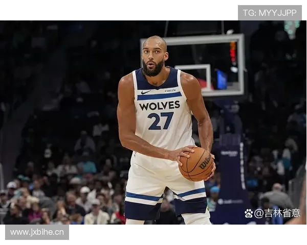 相比上季，爱德华兹改打挡拆为戈贝尔拉开防线提效